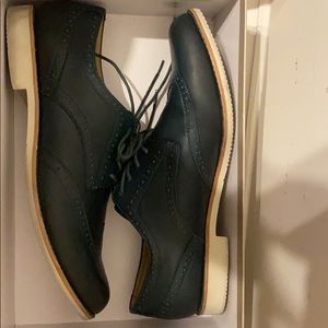 Dress up or down Oxfords